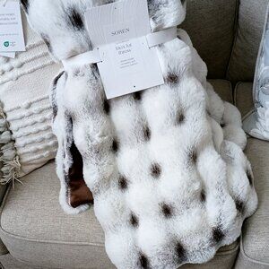 NEW! EXQUISITE LAVISH LUXURY FAUX FUR THROW BLANKET